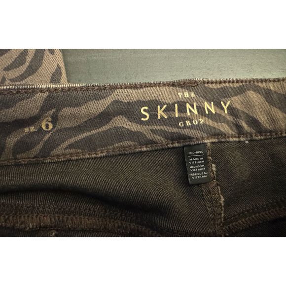 White House Black Market Zebra Print Skinny Crop Zip Ankle Sz 6 - Picture 6 of 13